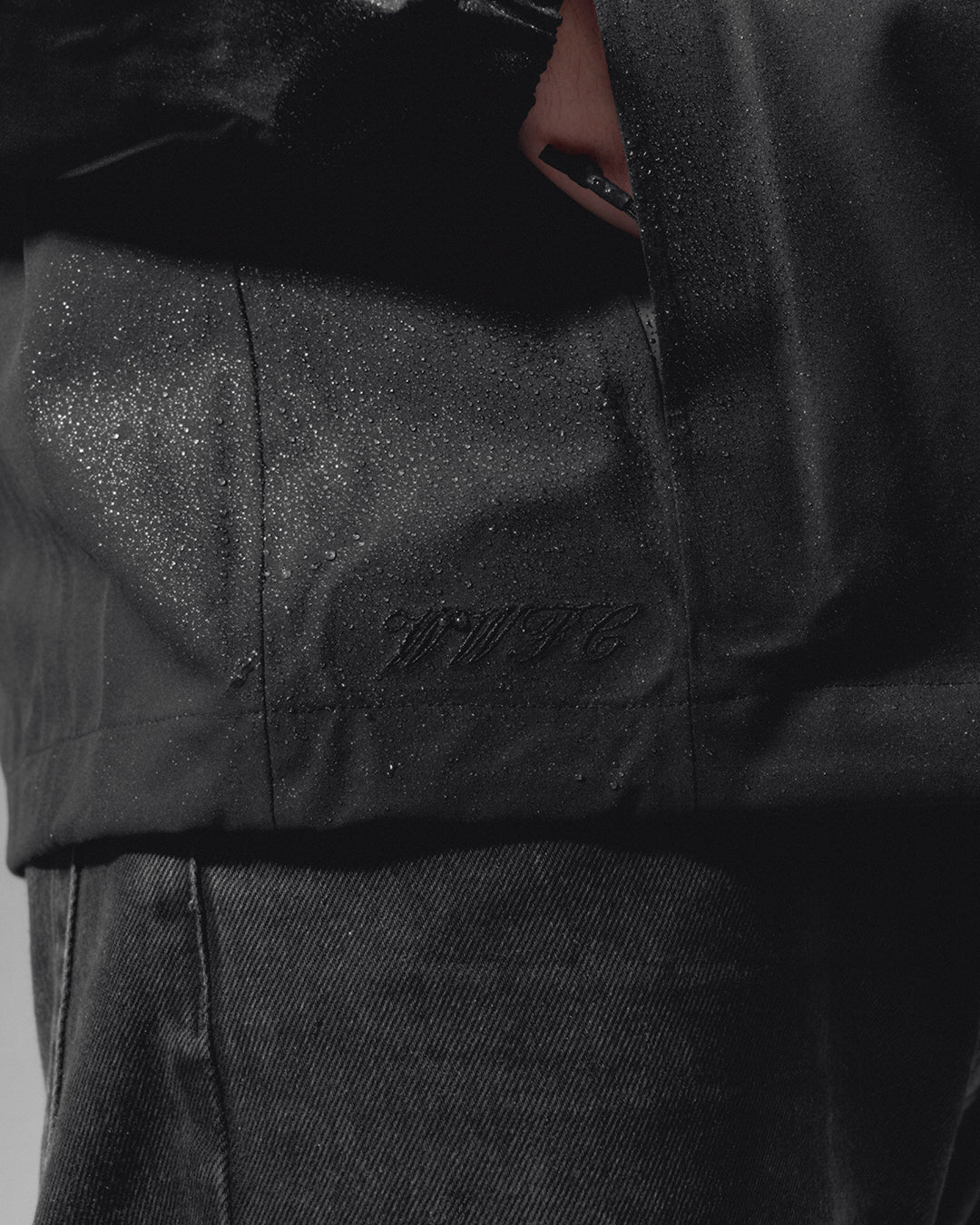 Wolverhampton Wanderers Waterproof Hooded Jacket - Image 10